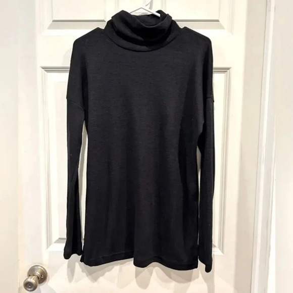 J. Crew‎ Vintage Fleece Women’s Black Turtleneck Tunic Sweater Size Medium - Picture 1 of 7